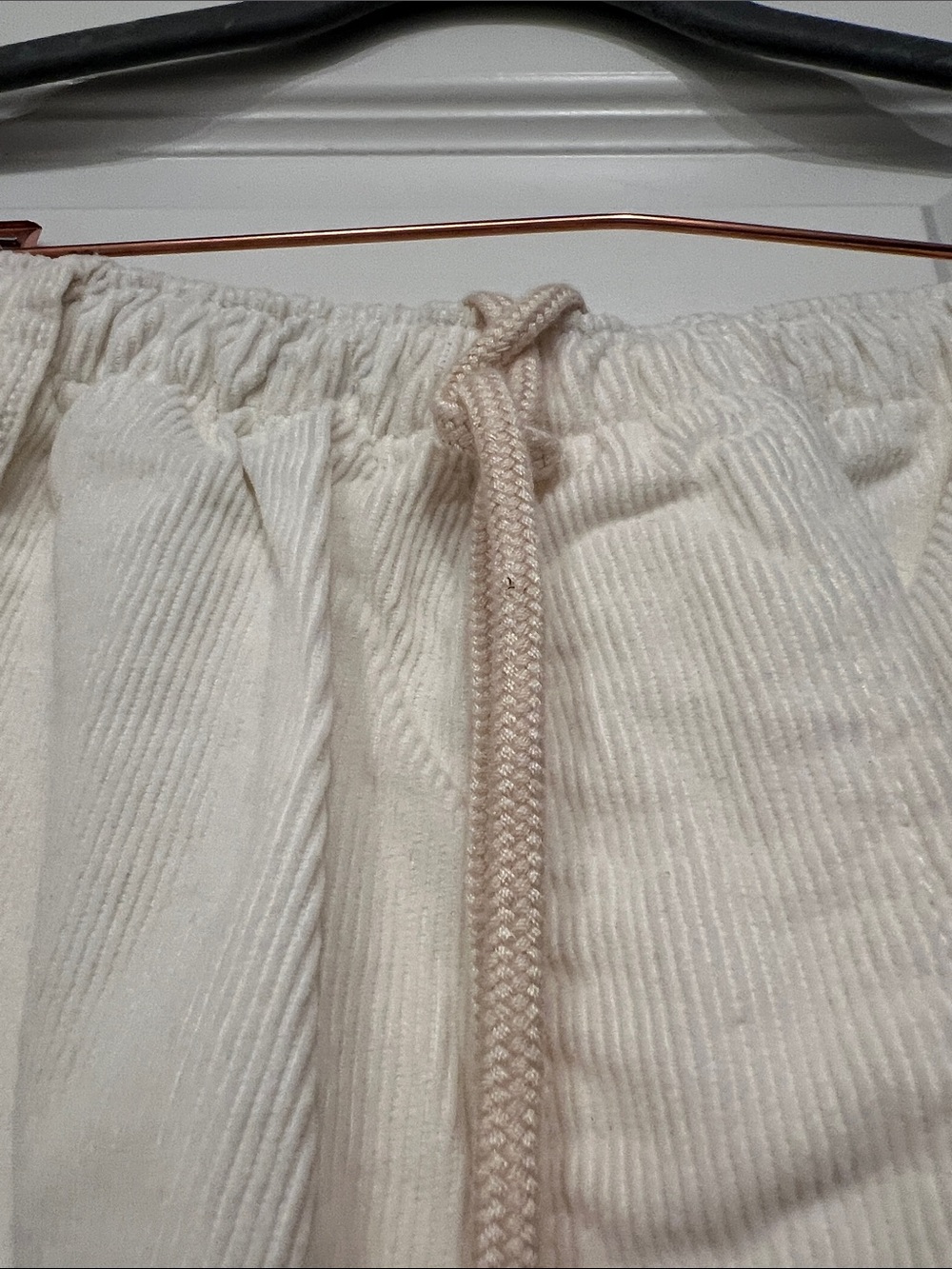 Urban Outfitters Cream Wide-Leg Cargo Drawstring Trousers - Picture 4 of 14